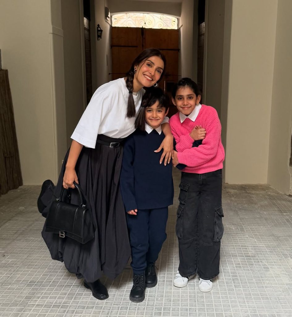 Iiza Khan latest clicks with Italy's children