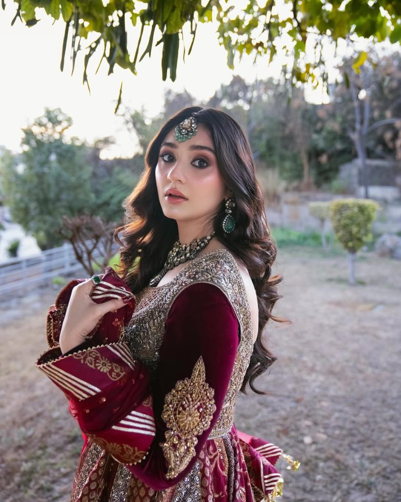 Durefishan Saleem Regal Wedding Look Mesmerizes Fans