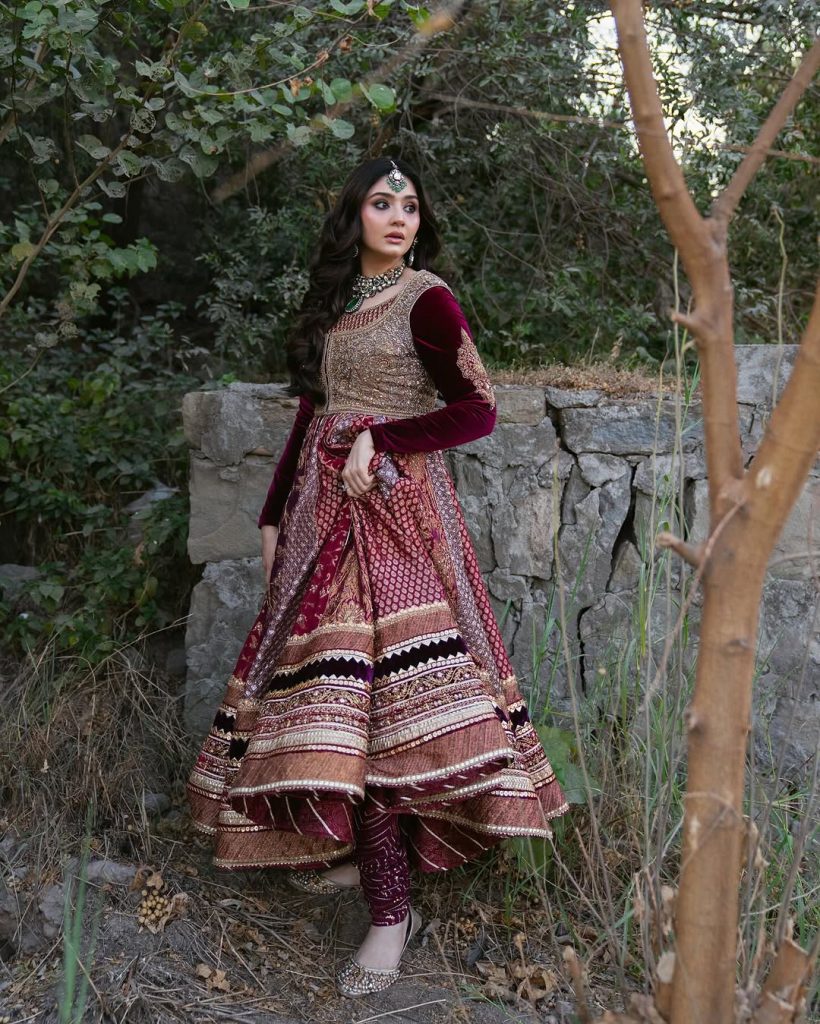 Durefishan Saleem Regal Wedding Look Mesmerizes Fans