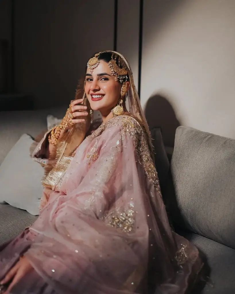 Kubra Khan & Gohar Rasheed Rukhsati Video From Makkah