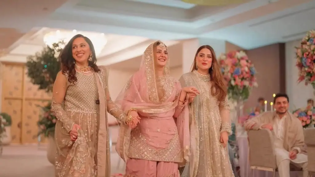 Kubra Khan & Gohar Rasheed Rukhsati Video From Makkah