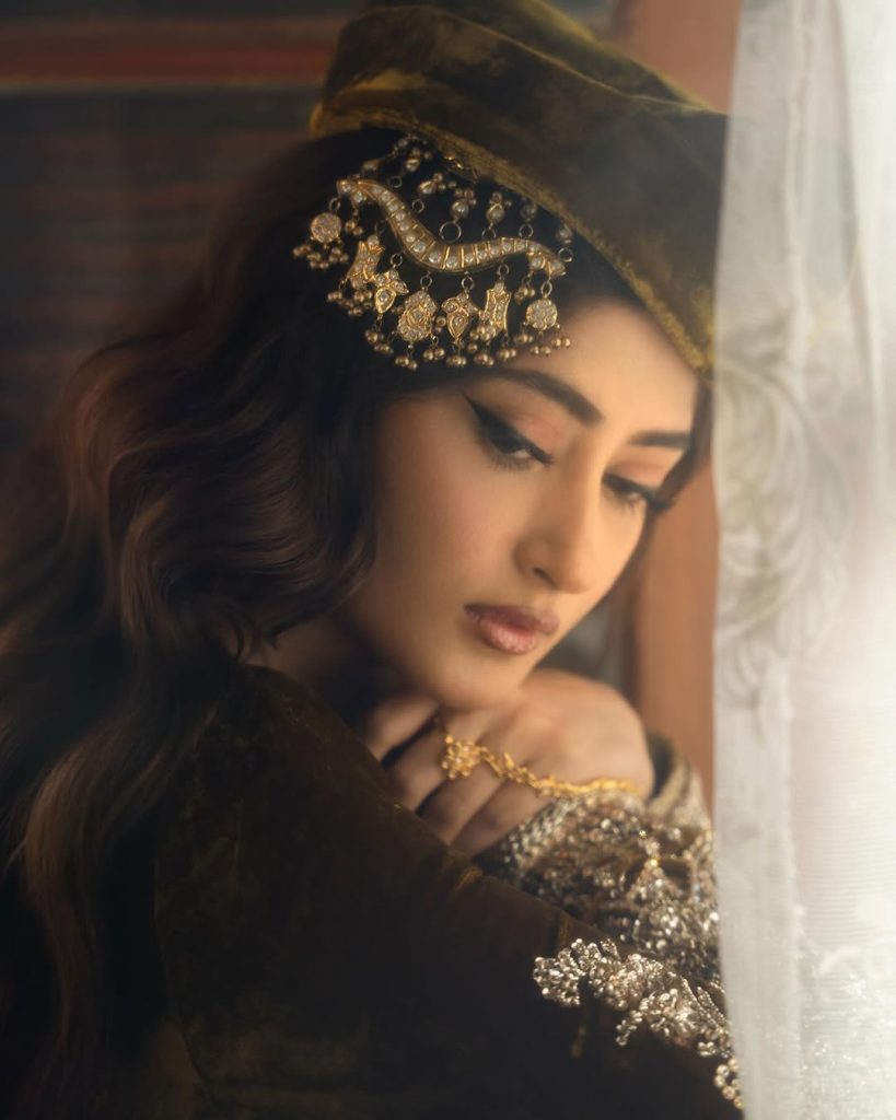 Sajal Aly's Latest Look Reminds Netizens Of A Mughal Princess