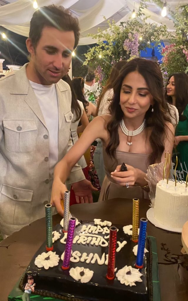 Ushna Shah Celebrates Birthday with Friends