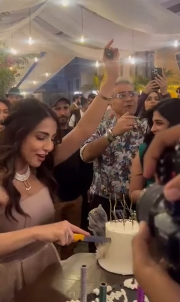 Ashna Shah celebrates birthday with friends