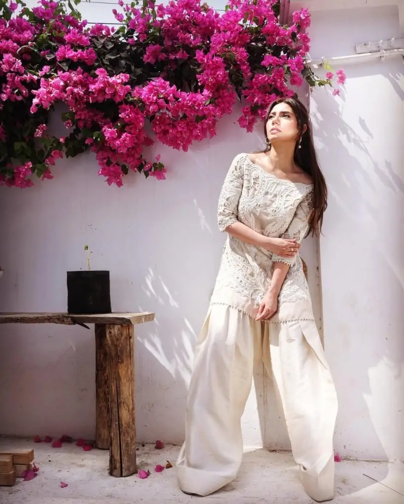 Pakistani Actresses Embrace the Farshi Shalwar Trend