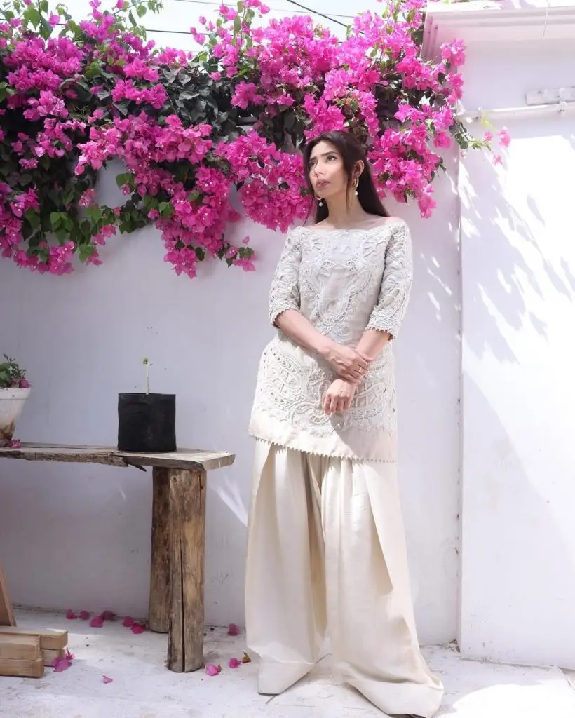 Pakistani Actresses Embrace the Farshi Shalwar Trend