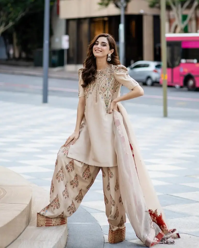 Pakistani Actresses Embrace the Farshi Shalwar Trend