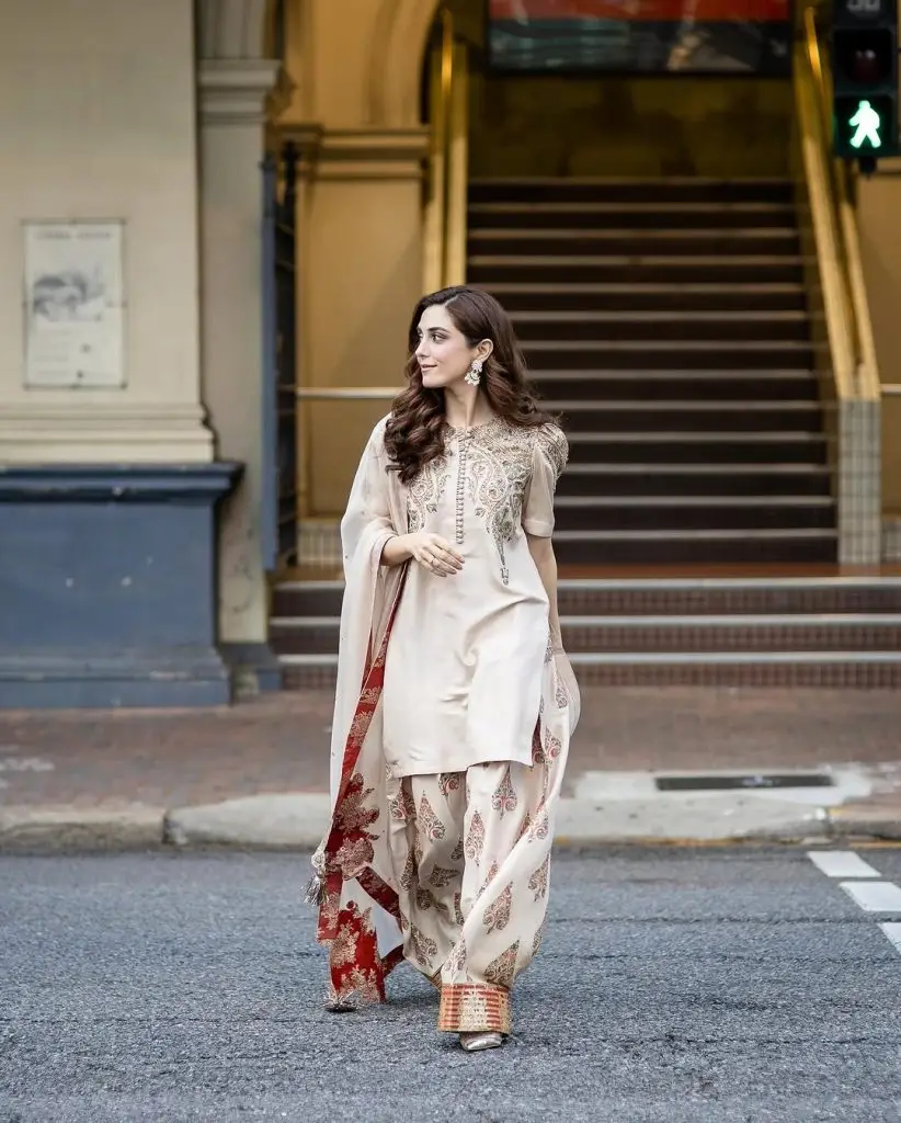 Pakistani Actresses Embrace the Farshi Shalwar Trend