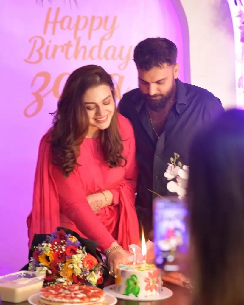 Zara Noor Abbas celebrates birthday with husband