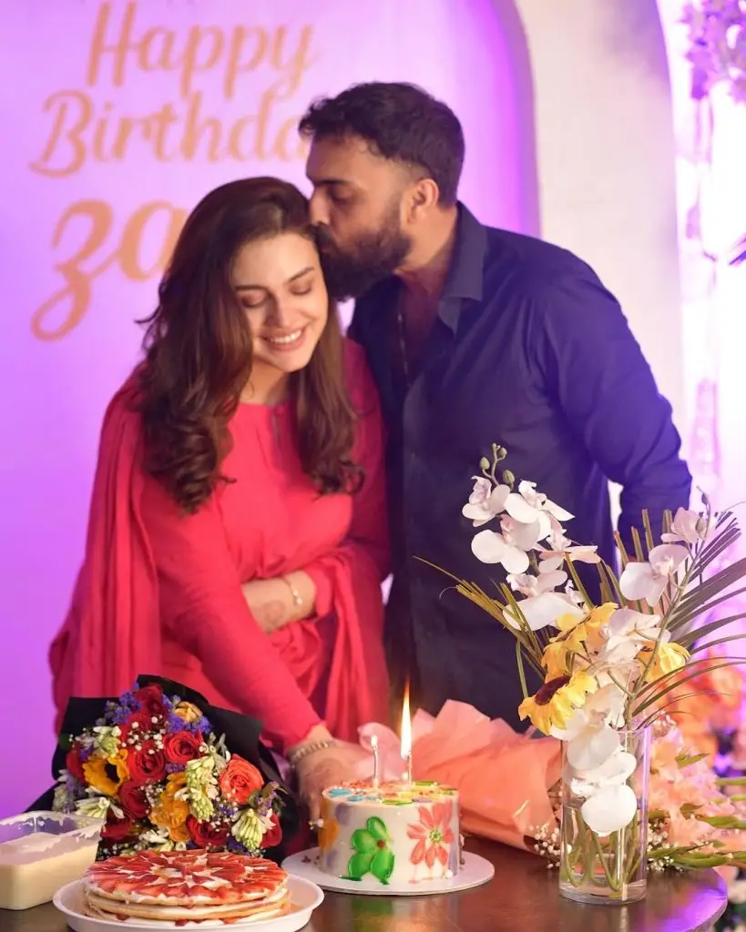 Zara Noor Abbas celebrates birthday with husband