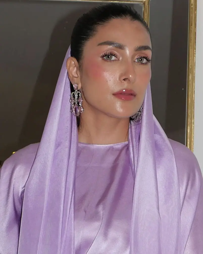 Ayeza Khan's Look On Ramadan Transmission Fails To Impress Fans