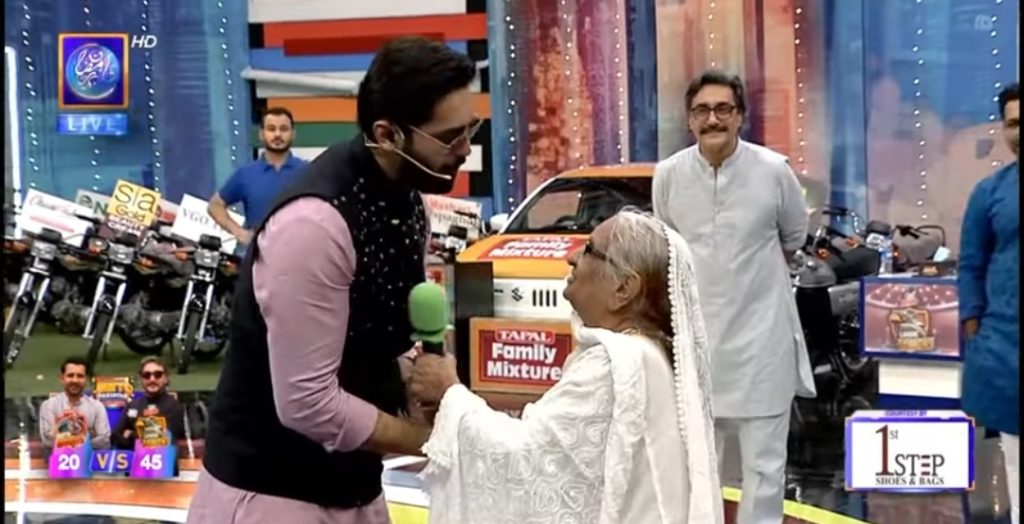 Fahd Mustafa's interaction with the elderly partner in Pakistan won the heart