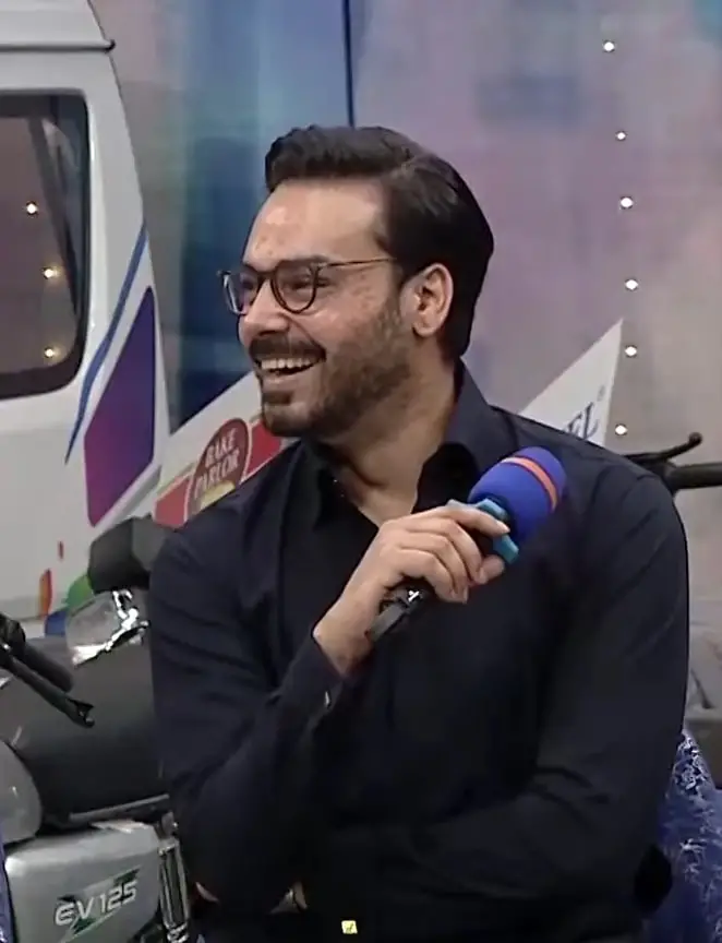 Fahad Mustafa Under Fire For Personal Comment On Kubra & Gohar