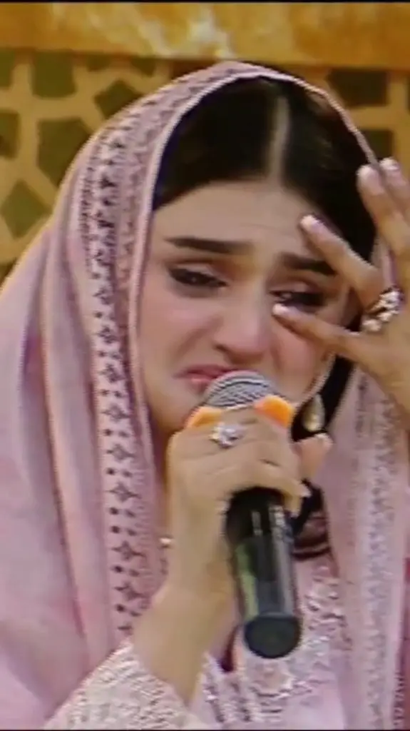 Hira Mani's emotional naat recitation