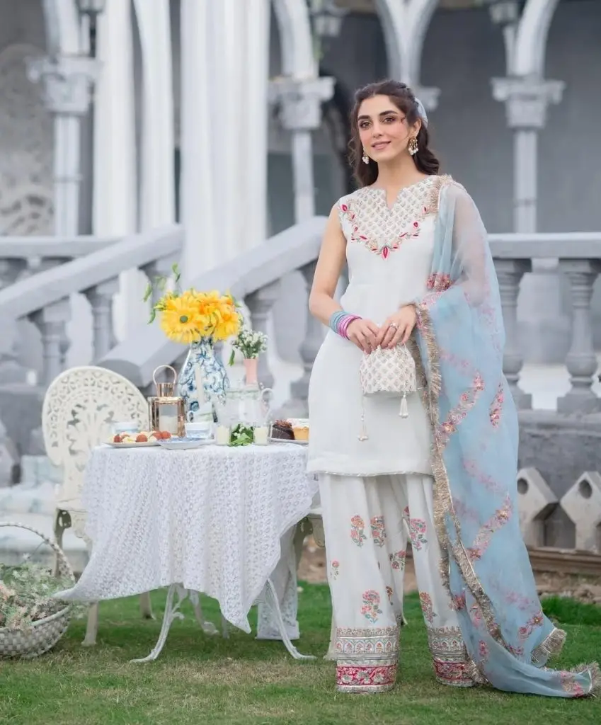 Pakistani Actresses Embrace the Farshi Shalwar Trend