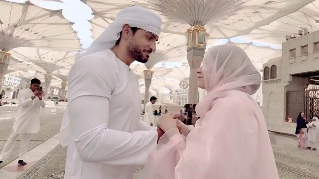 Omer Shahzad & Shanzay Lodhi Nikkah Video From Madinah Munawarah