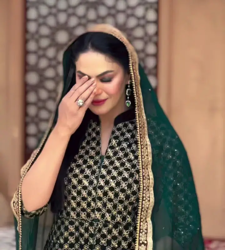 Veena Malik strongly criticized the recitation of NAAT in his factor