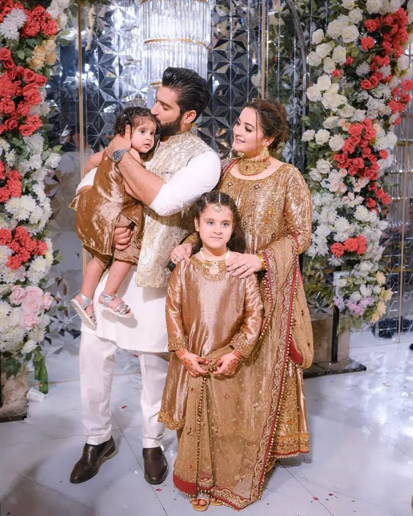Aiman Khan and Minal Khan HD Family Pictures from Brother’s Barat