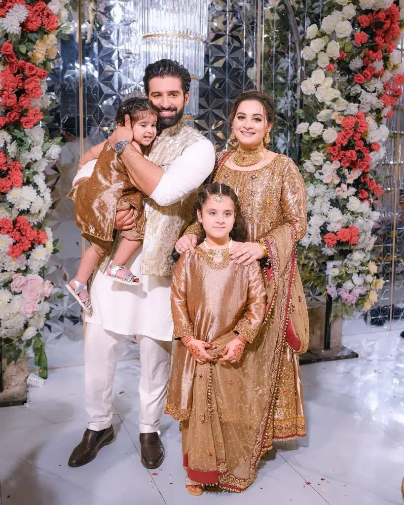 Aiman Khan and Minal Khan HD Family Pictures from Brother’s Barat