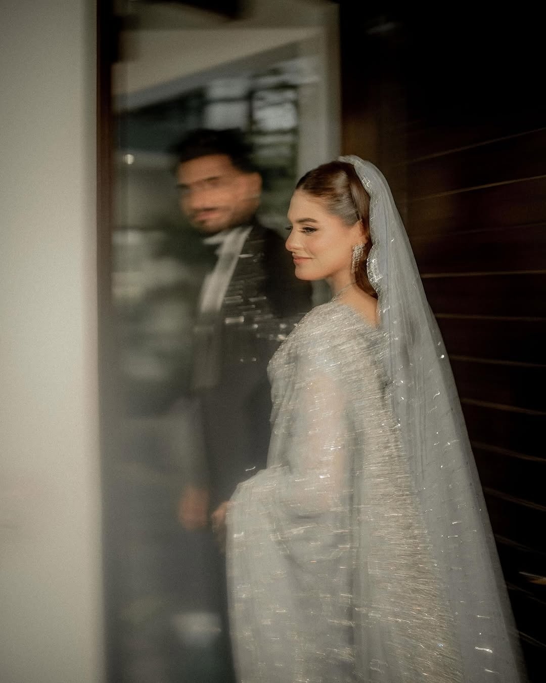 Omer Shahzad and Shanzey Lodhi HD Photoshoot from Their Reception ...