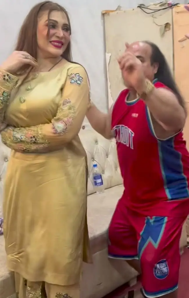 Chahat Fateh Ali & Khushboo’s Indecent Video Heavily Criticized