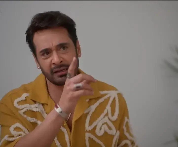 Faysal Quraishi Shines in Complex Role in Behroopia