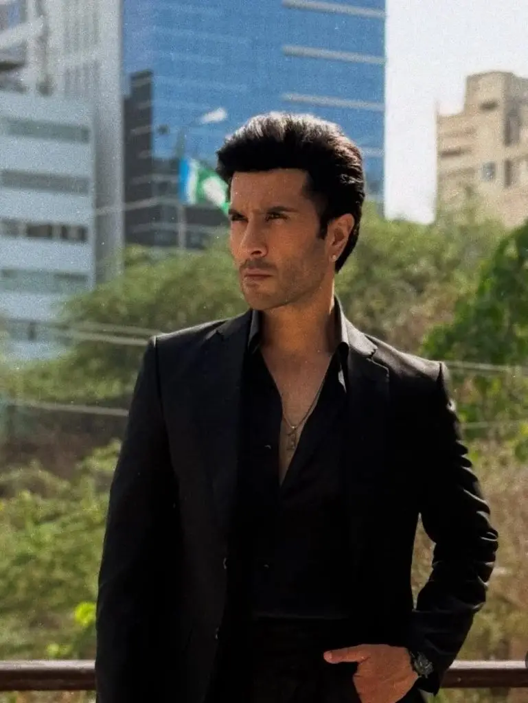 Feroze Khan Fans Send Death Threats to Nadia Afgan