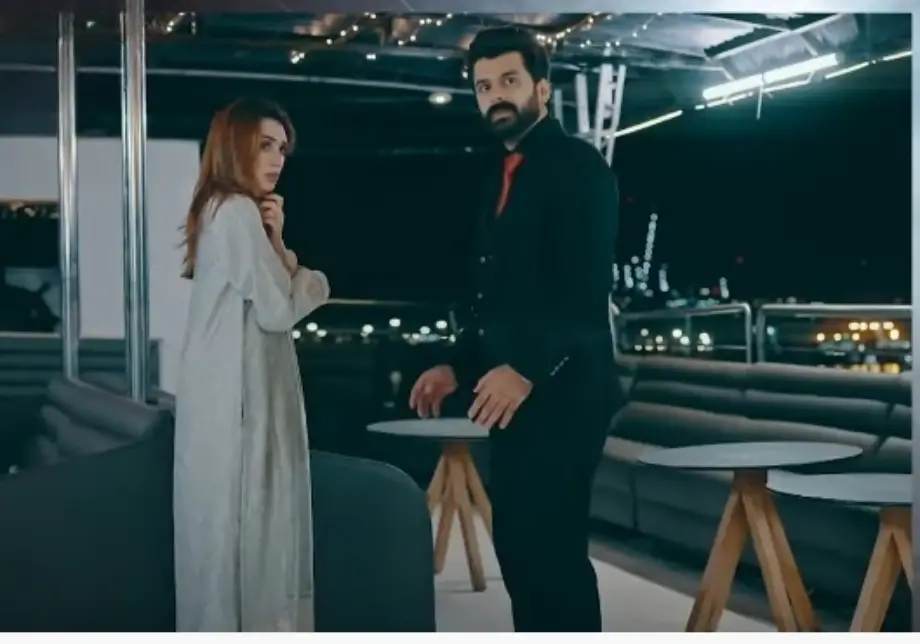 Naqaab Episode 60 – Taimoor Gets Public Attention for Unexpected Twist