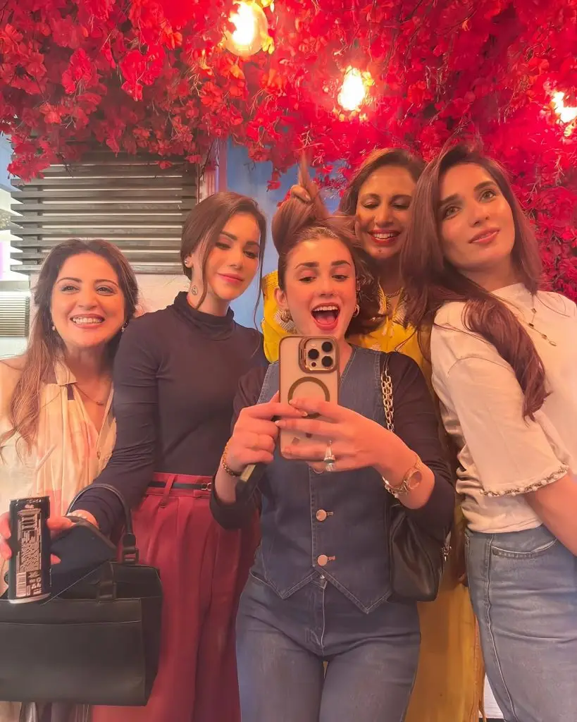 Naqaab Cast Reunites At Dinner