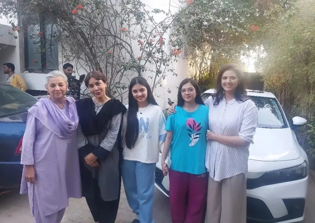 Drama Serial Parwarish BTS Pictures