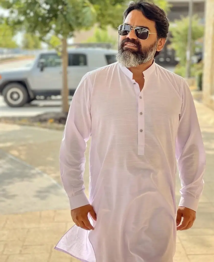 Sarah Omair Narrates Dramatic Love Story with Director Mohsin Talat