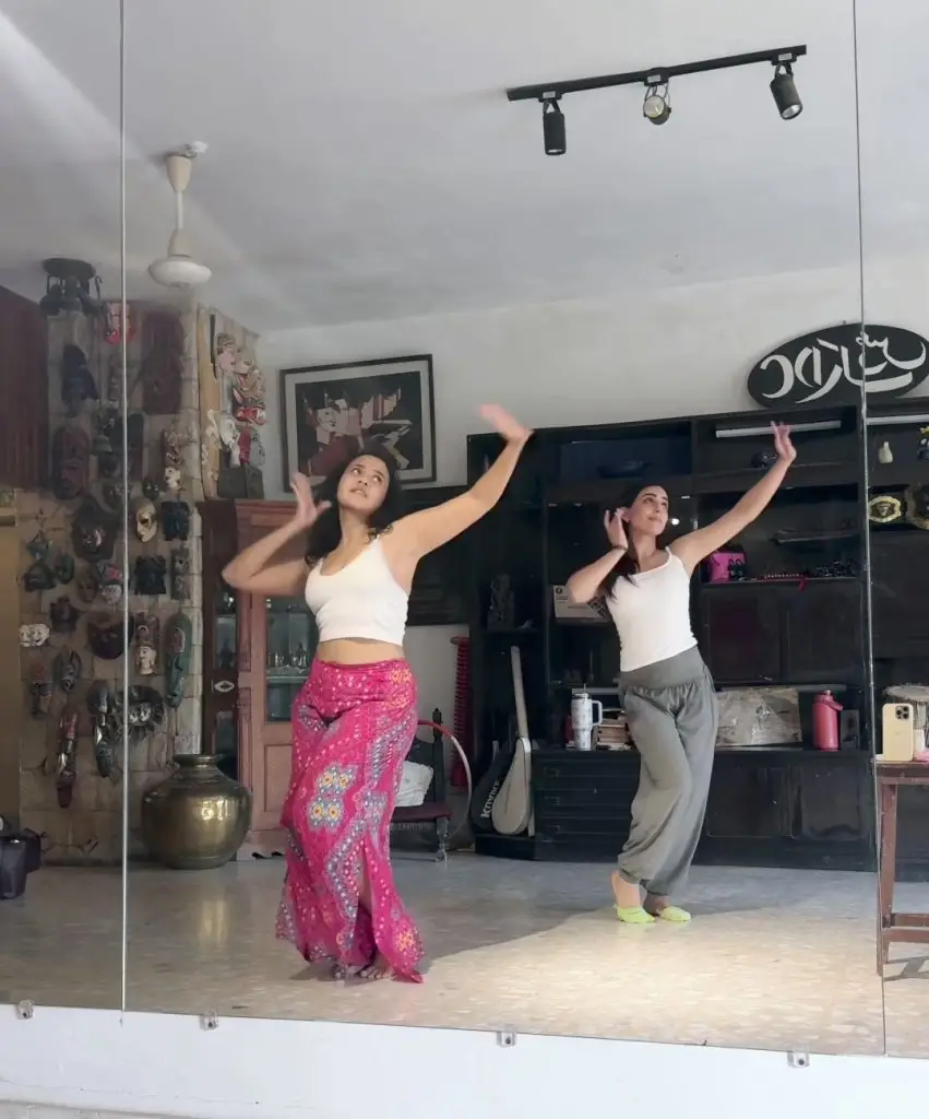 Ushna Shah’s Smooth Dance Moves Grab Public Attention