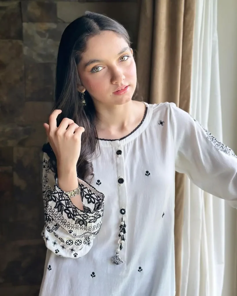 Aina Asif Clarifies Her Viral Statement About Depression
