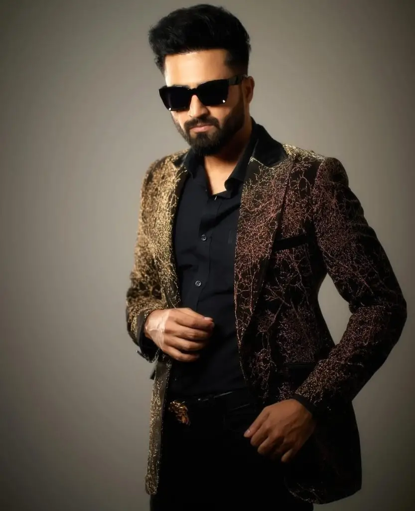 Falak Shabir Throws Shade At Atif Aslam