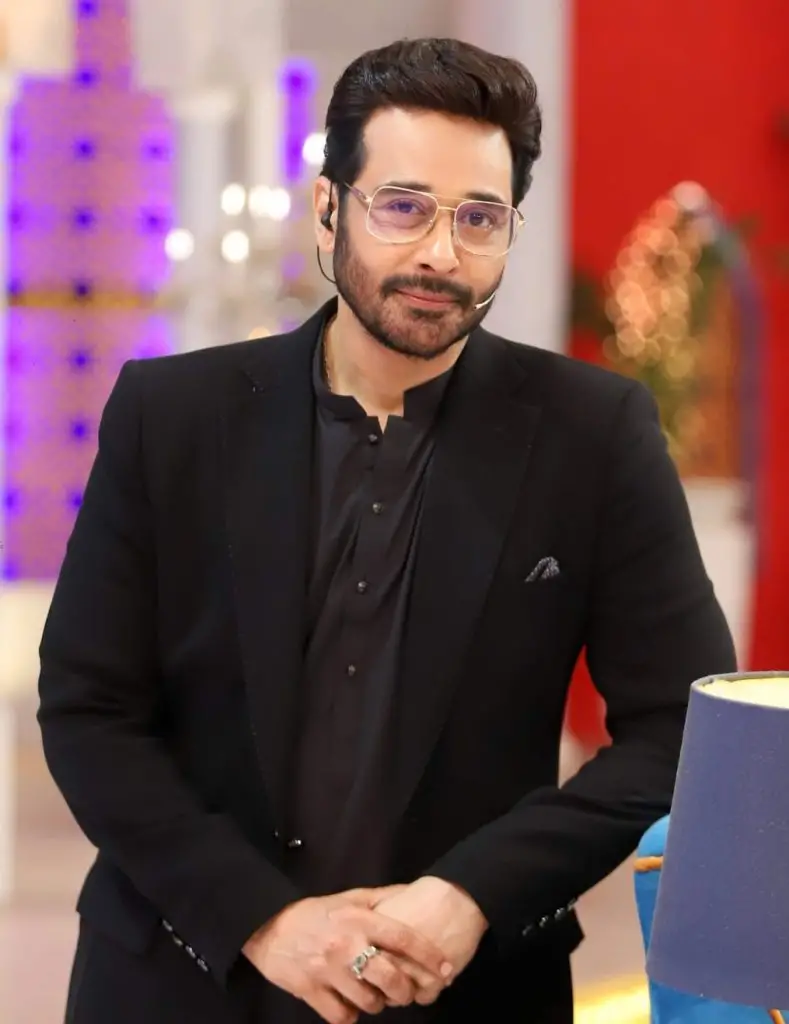 Pakistani Stars Who Stood Up Strongly For Their Country