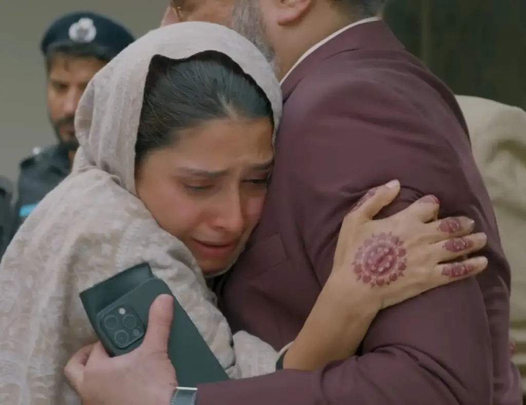 Humraaz Episode 6 – Ayeza Khan’s Raw Performance Impresses Fans