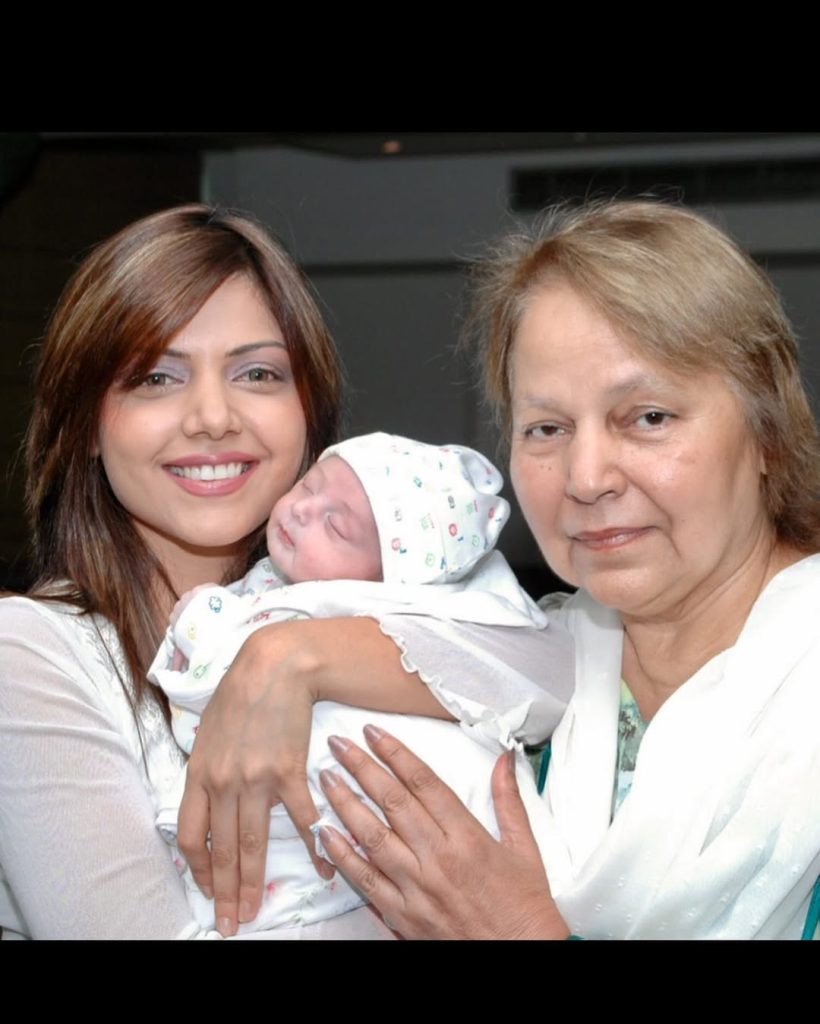 Hadiqa Kiani Remembers Late Mother On Mother’s Day
