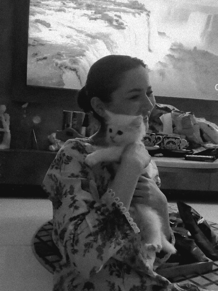 Hania Aamir Names Her Cat Aishwarya – Internet Reacts