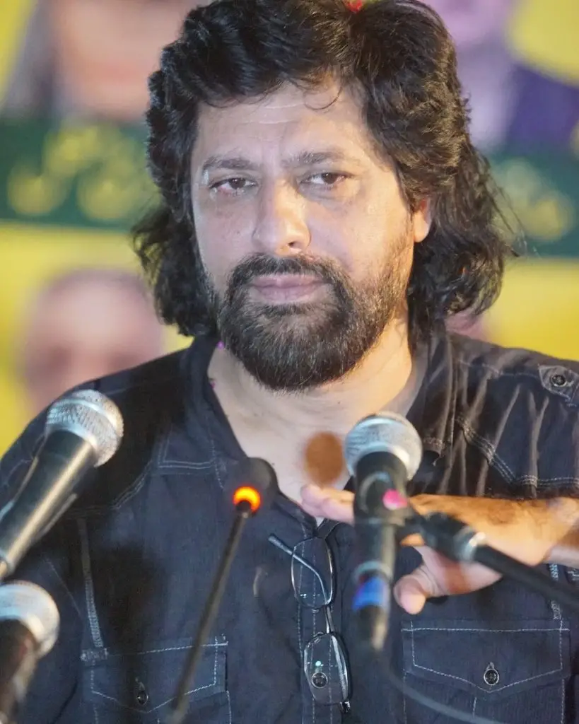 Jawad Ahmed Gets Emotional Remembering His Late Parents