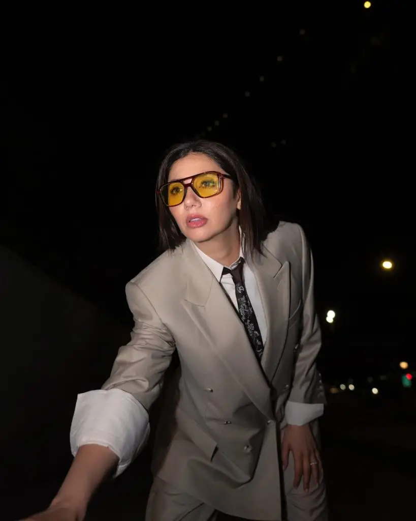 Love Guru Promotions : Mahira Khan’s Look Book