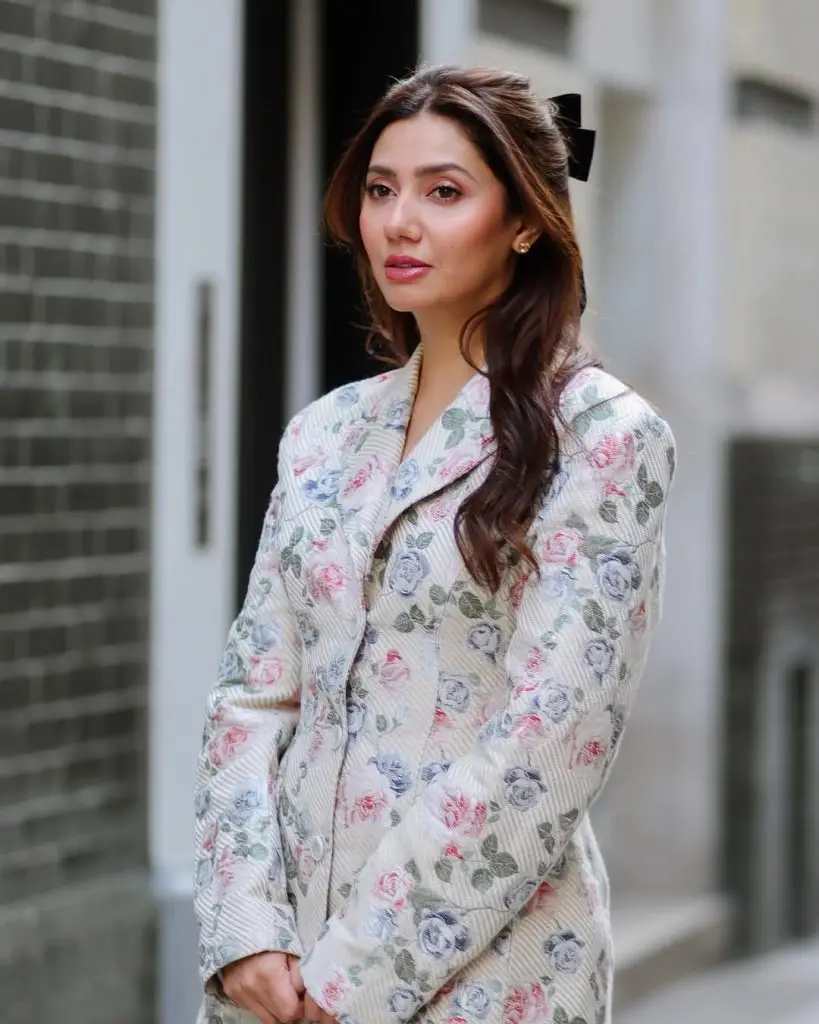 Love Guru Promotions : Mahira Khan’s Look Book