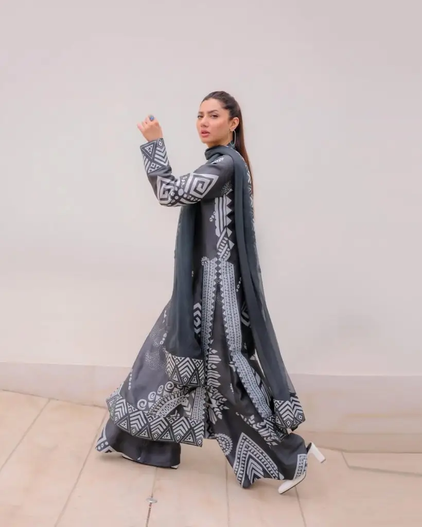 Love Guru Promotions : Mahira Khan’s Look Book