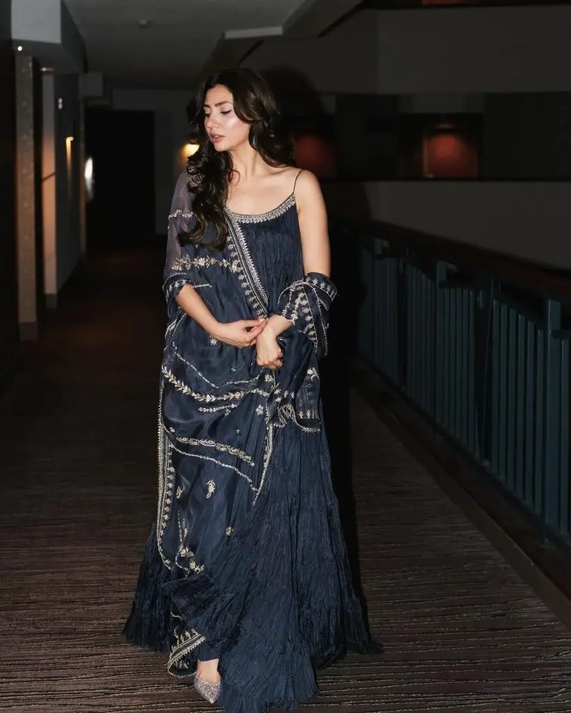 Love Guru Promotions : Mahira Khan’s Look Book