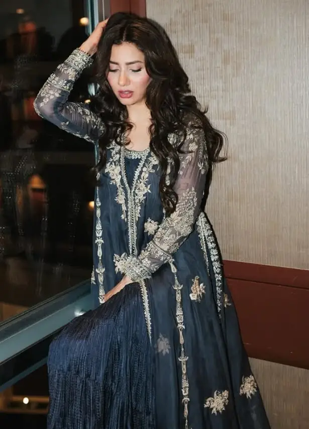 Love Guru Promotions : Mahira Khan’s Look Book