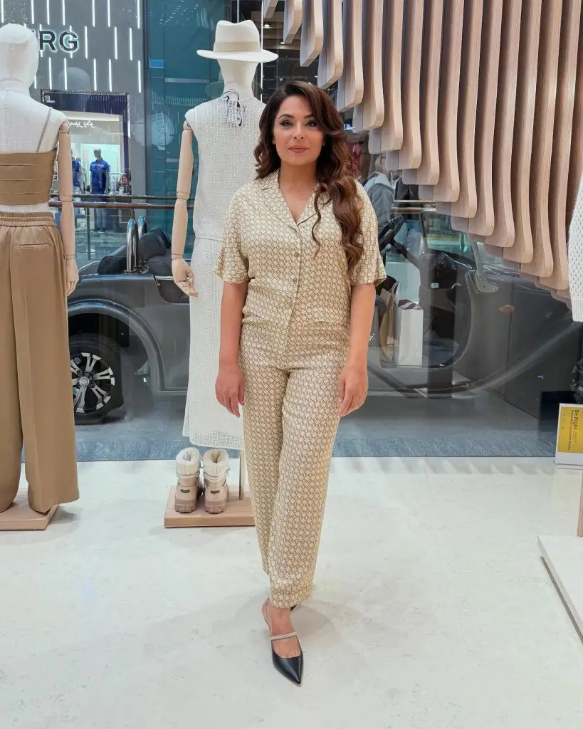 Meera’s Latest Video Raises Concern – Addiction Or Anxiety?