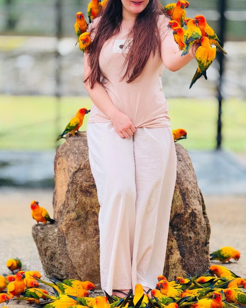 Minal Khan Sri Lanka Trip Pictures