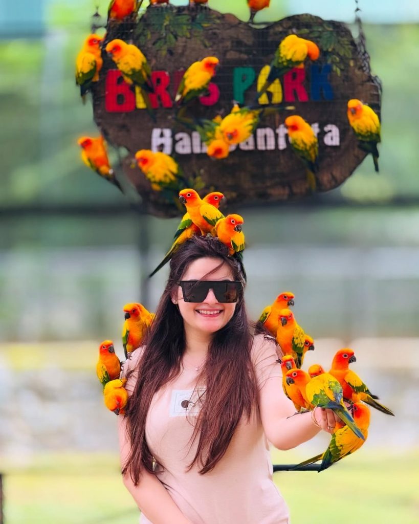 Minal Khan Sri Lanka Trip Pictures