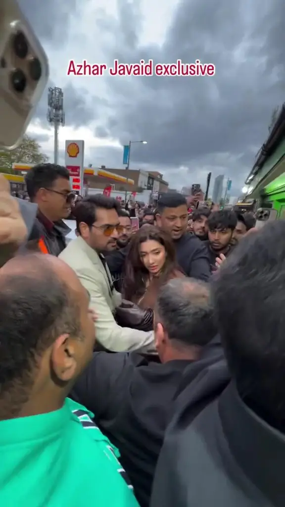 Love Guru Promotions : Humayun Saeed Shouts At Misbehaving Crowd