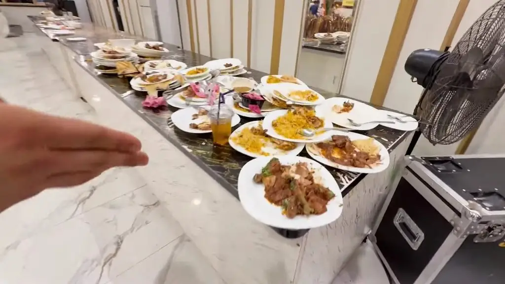 Muneeb Butt Calls Out Guests At Maaz Khan Wedding