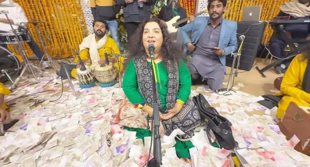 Irfan Ahson & Team Reveal Reality Of Cash Thrown At A Wedding